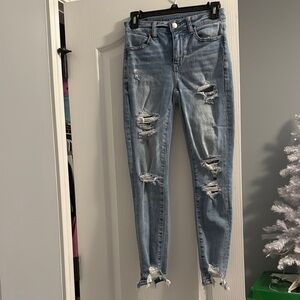 American Eagle ripped Women's skinny Jeans